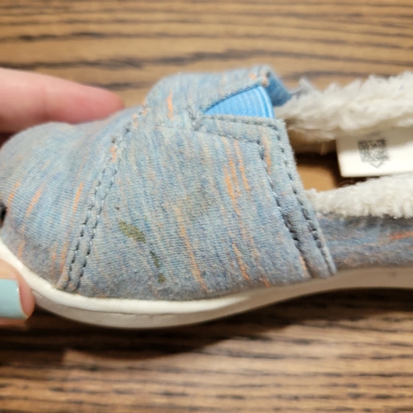 Fuzzy Toms - Picture 6 of 8